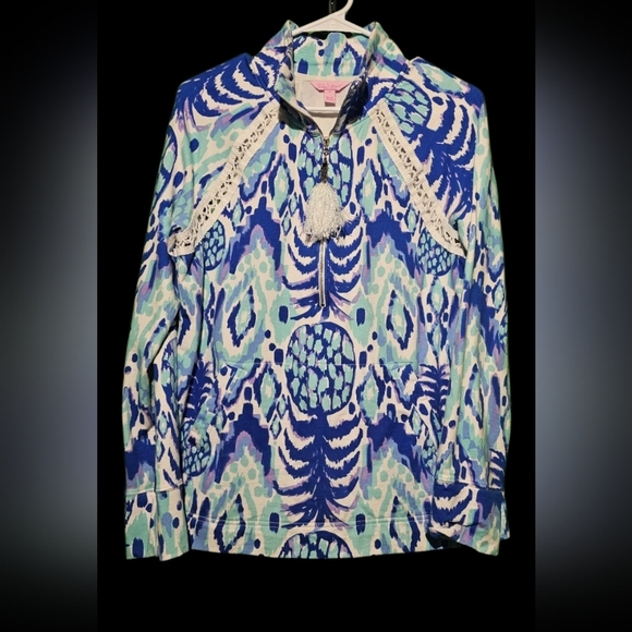 Lilly Pulitzer EUC Medium Patterned Half Zip PTP 20 - No Holes/No Stains - Picture 4 of 4